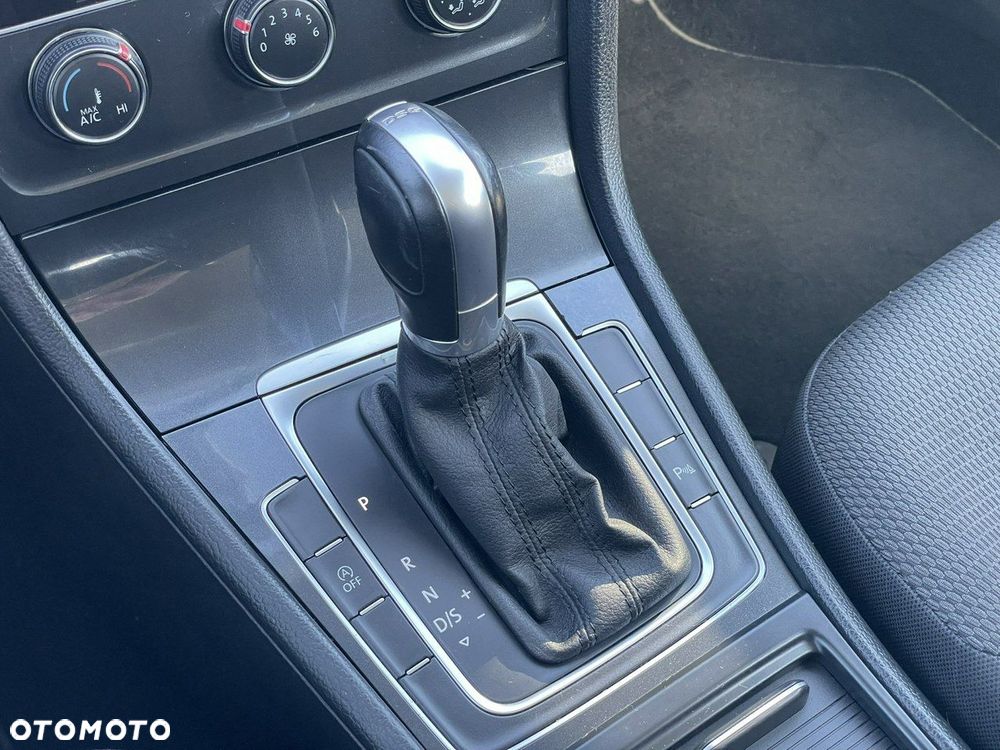 Volkswagen Golf - 19