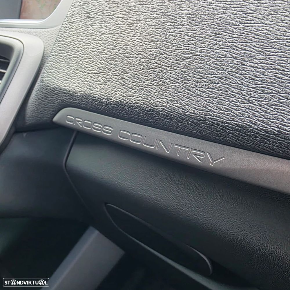 Volvo V40 Cross Country 2.0 D2 Momentum - 9