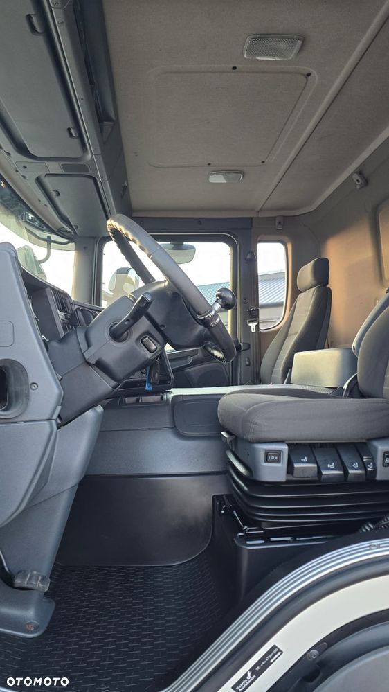 Scania P320 Euro 6 21 palet kontener super stan niski przebieg! kurierka rama do zabudowy laweta - 33