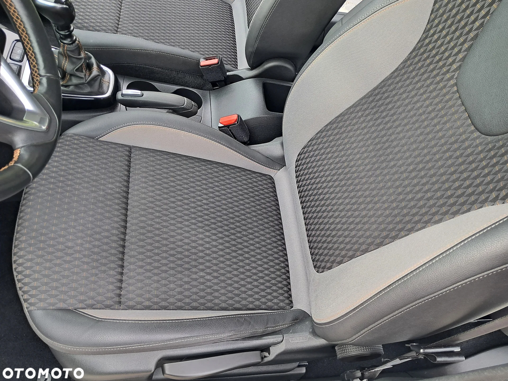 Opel Crossland X - 16