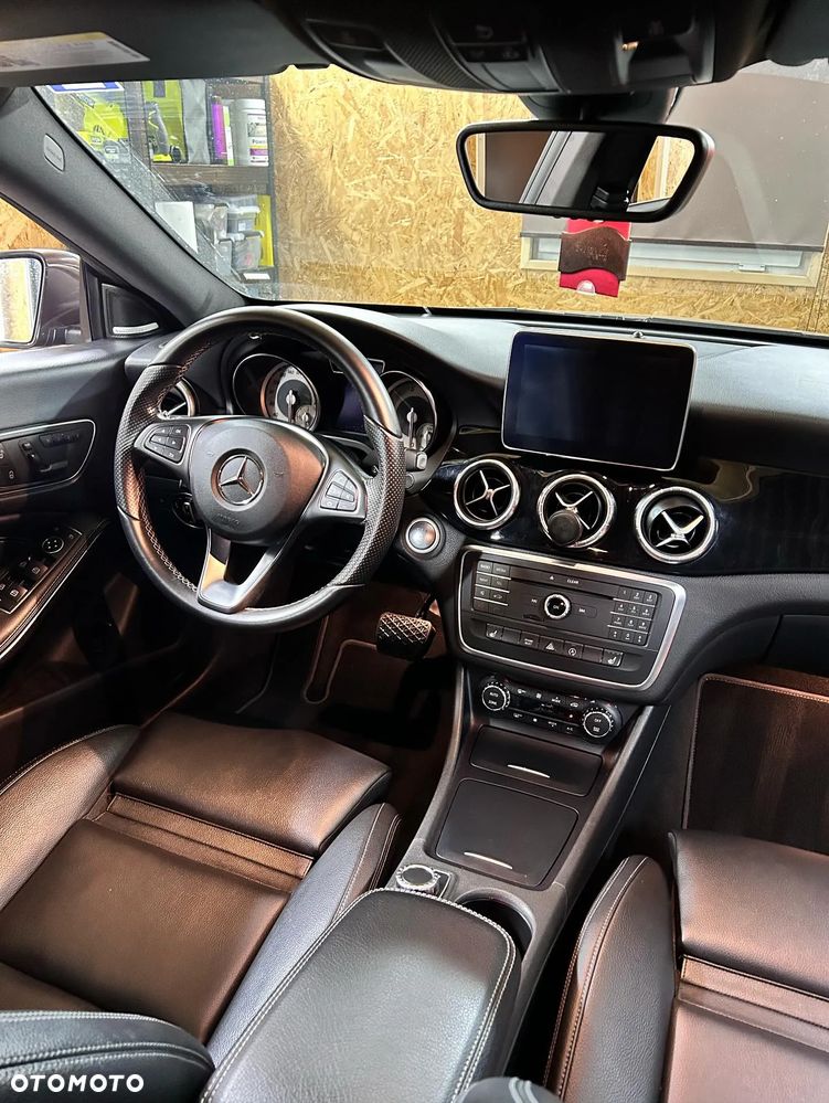 Mercedes-Benz CLA - 13