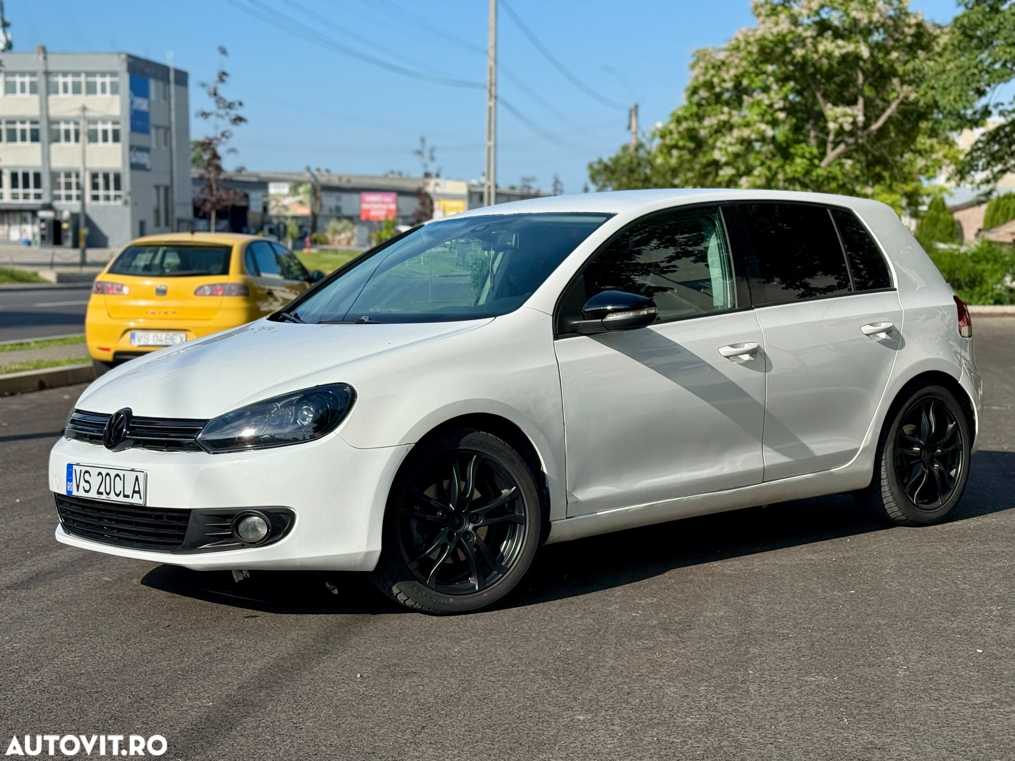 Volkswagen Golf 1.6 TDI DPF Comfortline - 3