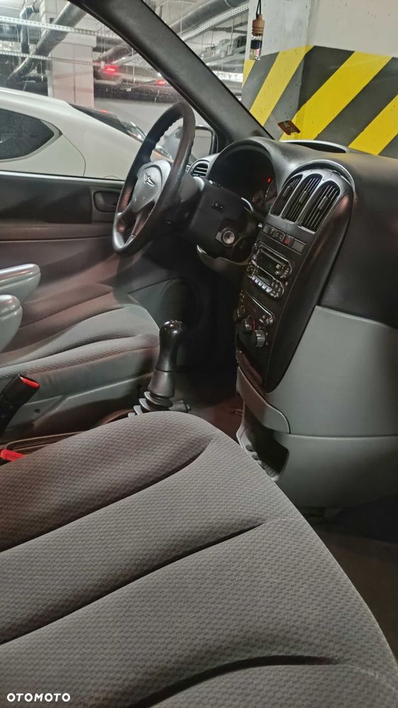 Chrysler Grand Voyager - 9