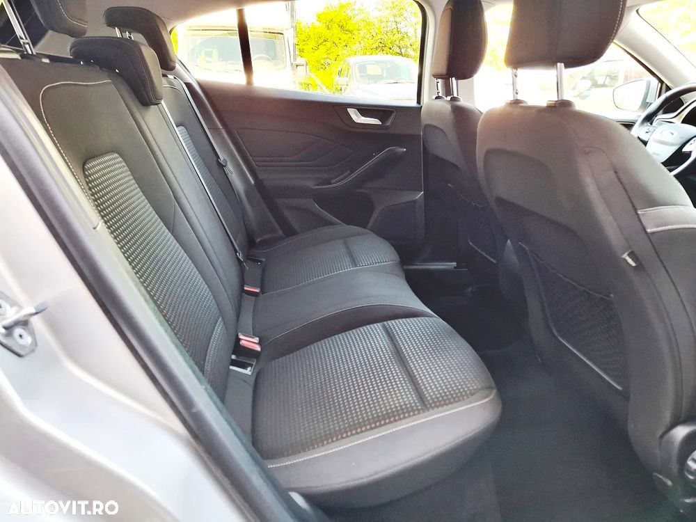 Ford Focus 1.5 EcoBlue Connected - 11