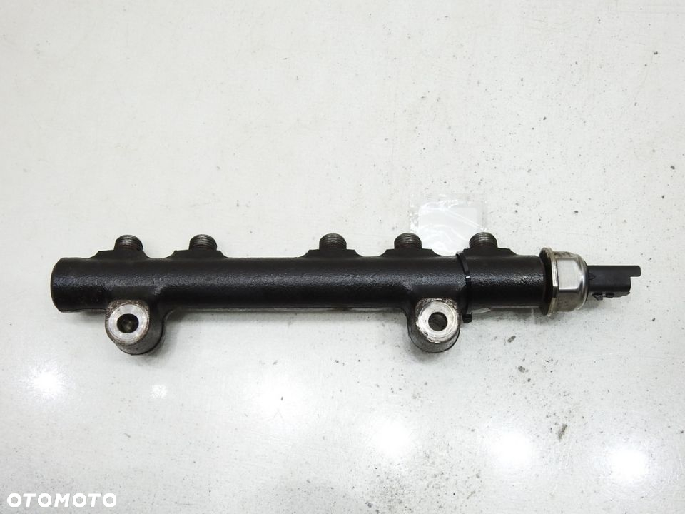 LISTWA WTRYSKOWA VOLVO V70 III 1.6 D - 5