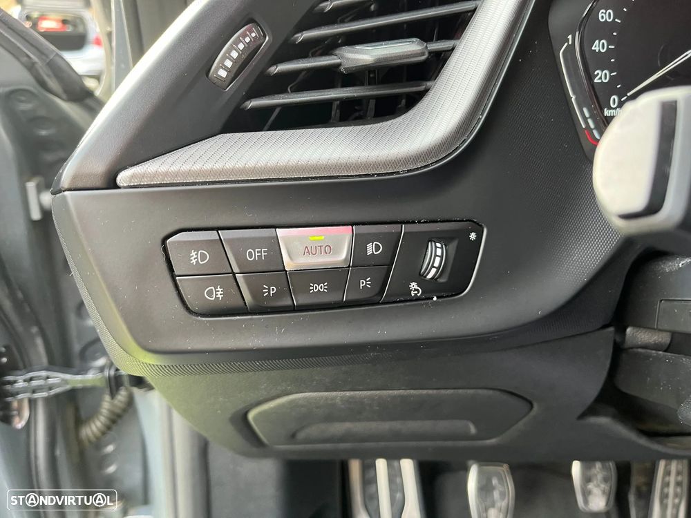 BMW 116 d Pack Essence - 22