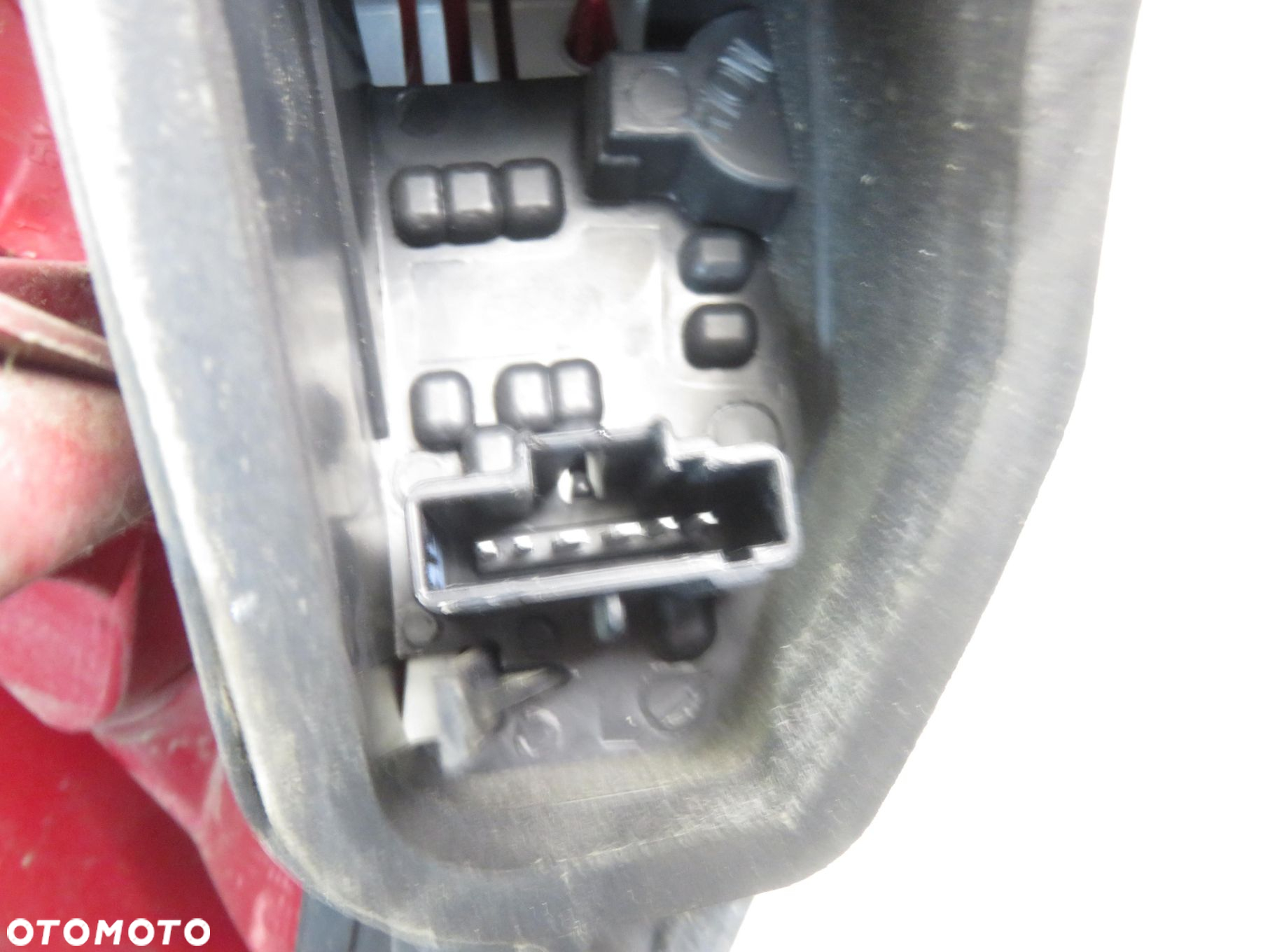 LAMPA LEWA TYLNA PEUGEOT 207 lift  9686566080 VP9PFX13405A - 5