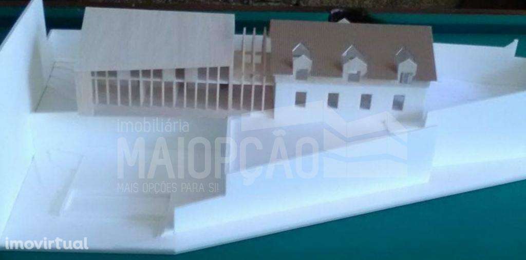 Moradia e Grande Terreno com Projeto para Turismo - Grande imagem: 2/22