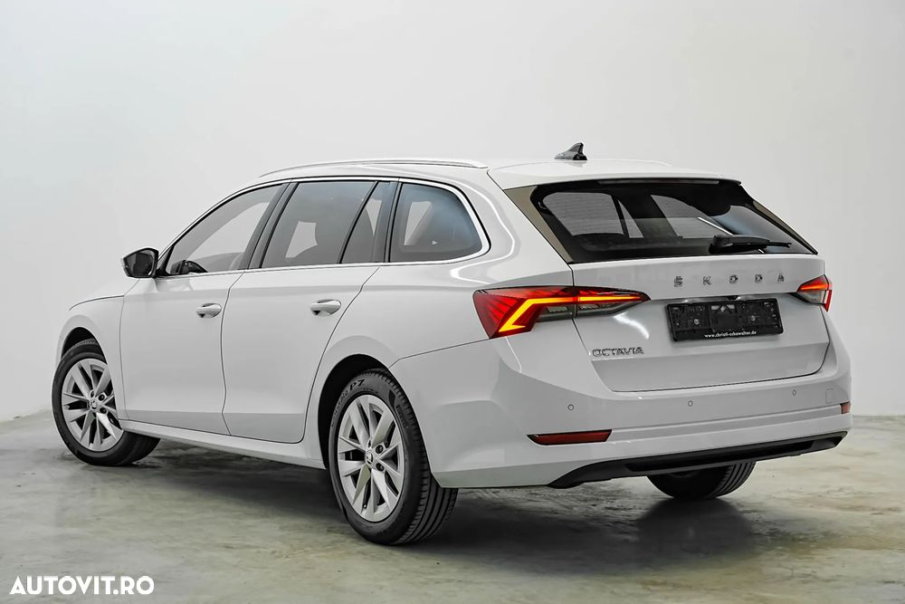 Skoda Octavia Combi 2.0 TDI DSG First Edition - 3