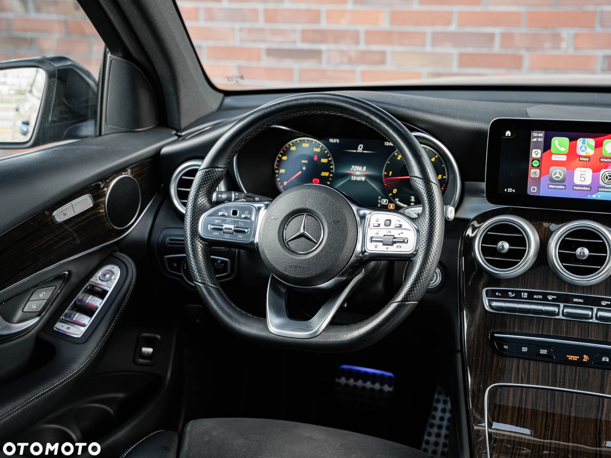 Mercedes-Benz GLC - 32