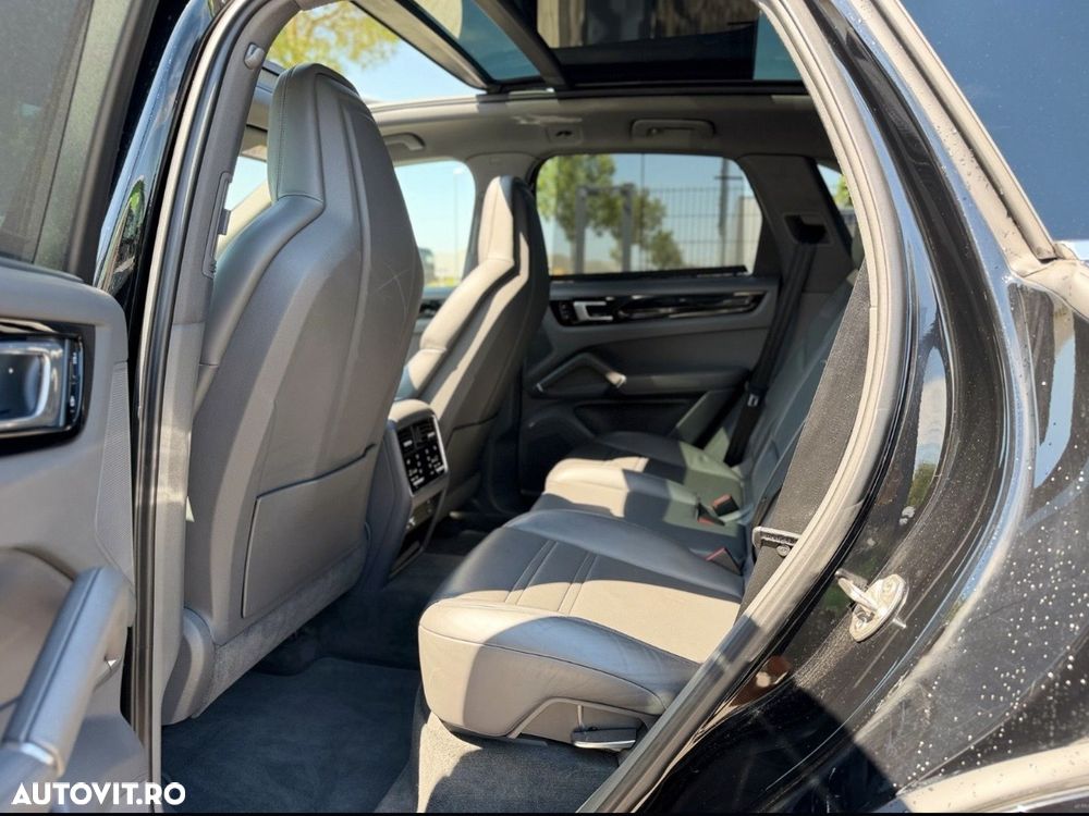 Porsche Cayenne Standard - 10