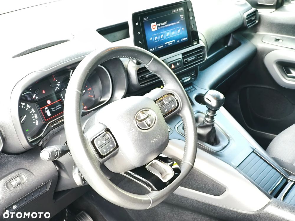 Toyota Proace City Verso 1.2 Turbo L1 Team Deutschland - 26