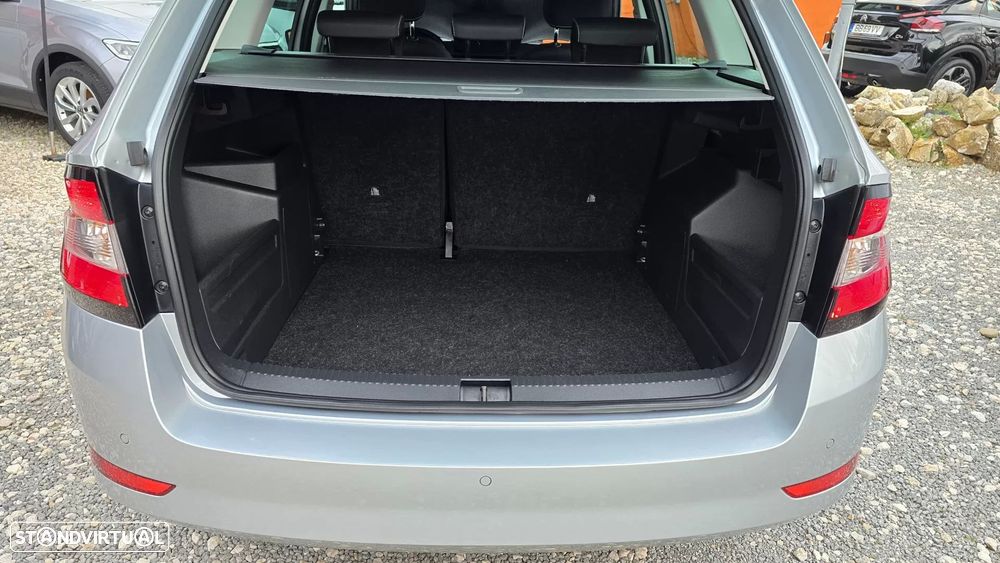 Skoda Fabia Break 1.0 TSI Ambition DSG - 21