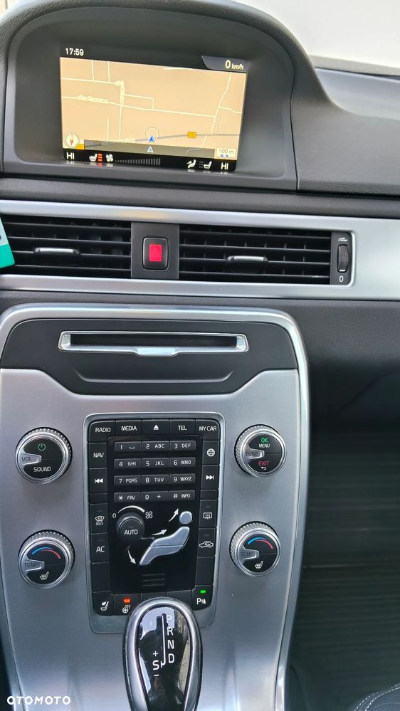 Volvo V70 D2 Geartronic Powershift Momentum - 20