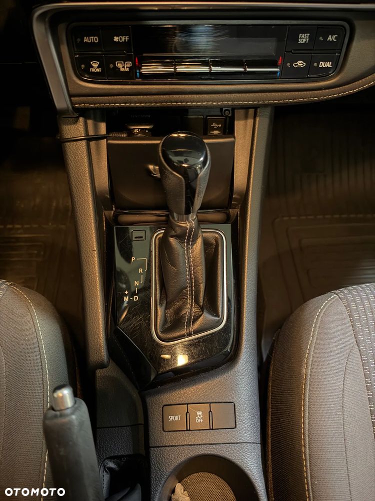 Toyota Corolla - 22