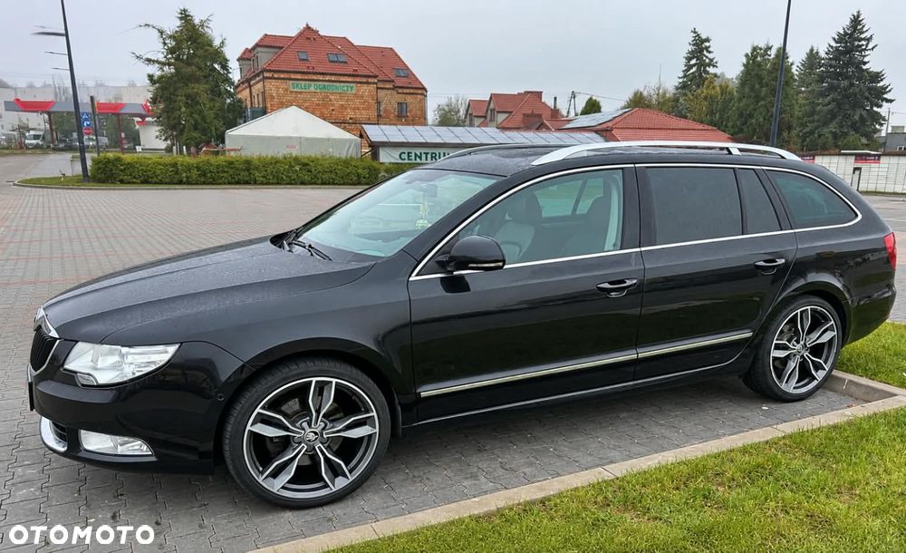 Skoda Superb 2012 photo 2