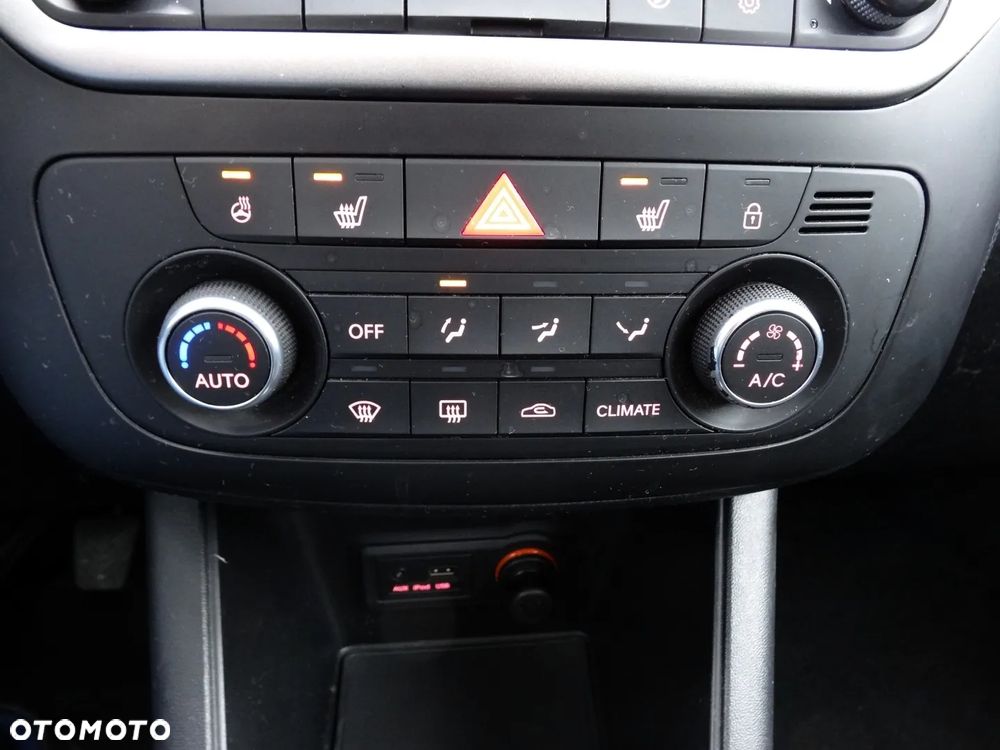 Kia Venga 1.6 CRDi 128 Black Collection - 31