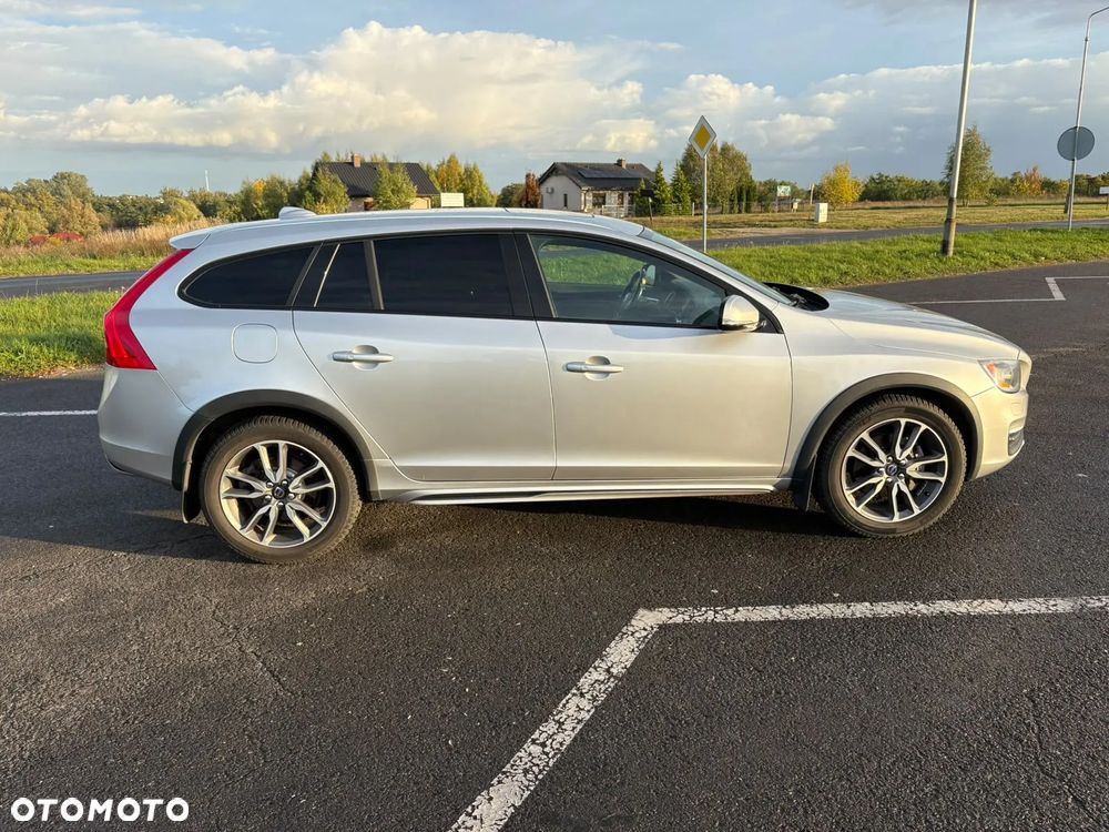 Volvo V60 Cross Country 2015 photo 4