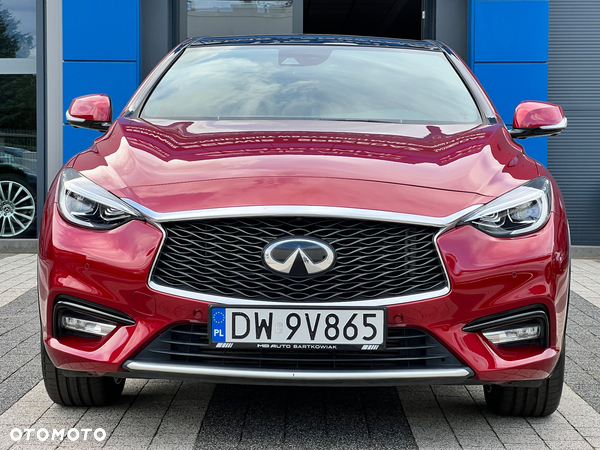 Infiniti Q30 2.0t Luxe Tech AWD 7DCT