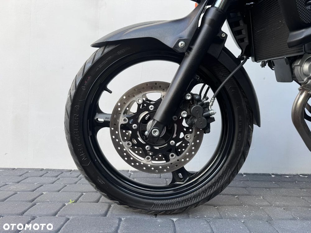 Suzuki V-STROM - 8