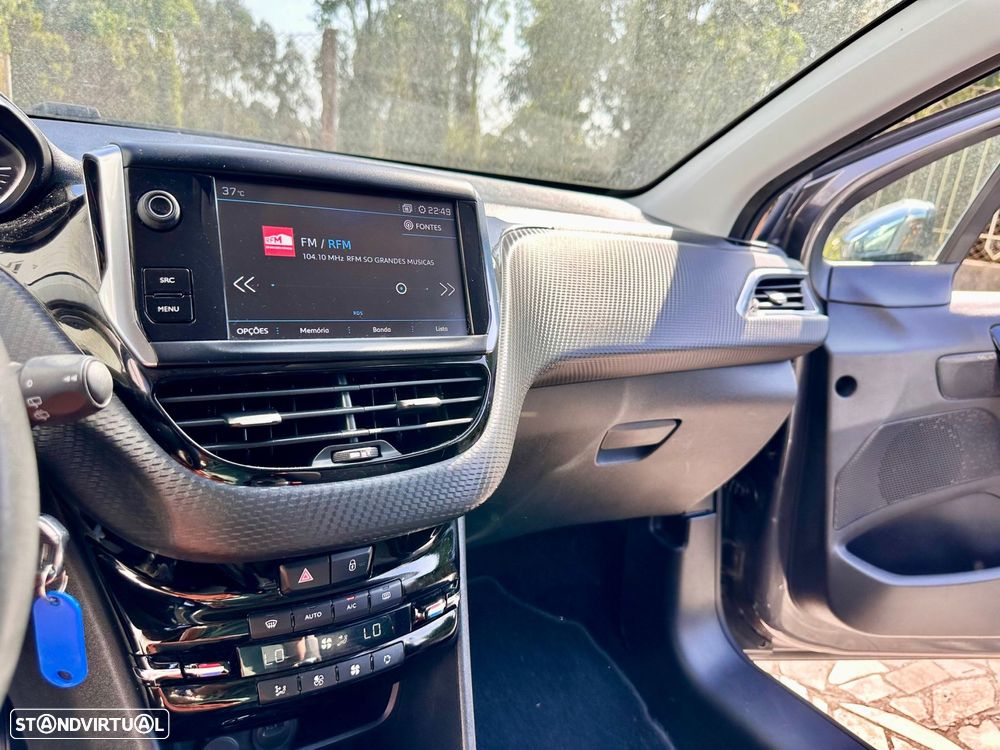 Peugeot 2008 1.2 PureTech Signature - 13