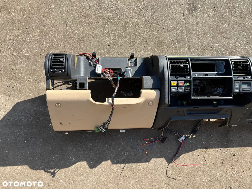 Kokpit deska rozdzielcza czarny LAND ROVER DISCOVERY 1 I & 2 II - 2