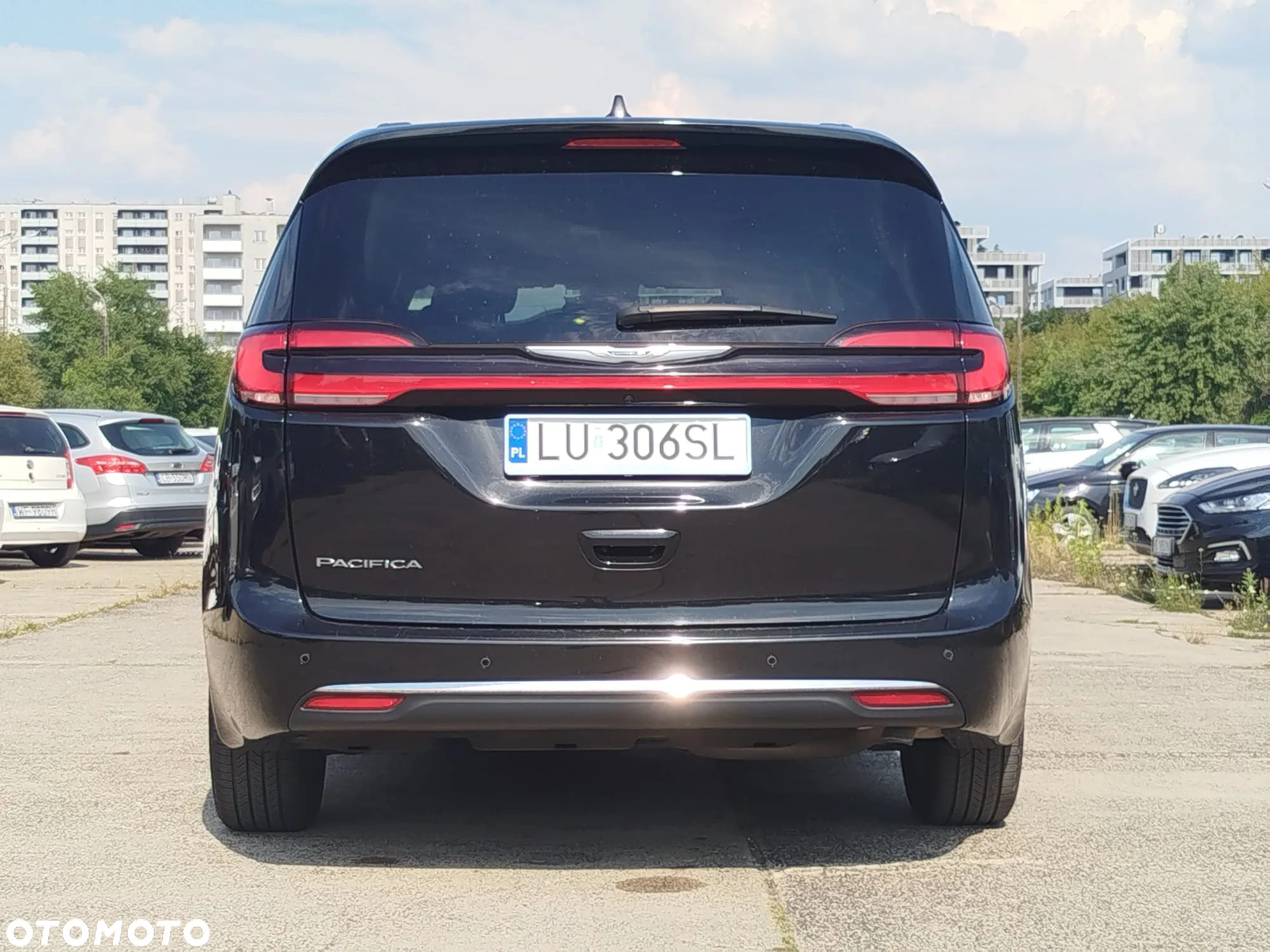 Chrysler Pacifica - 33