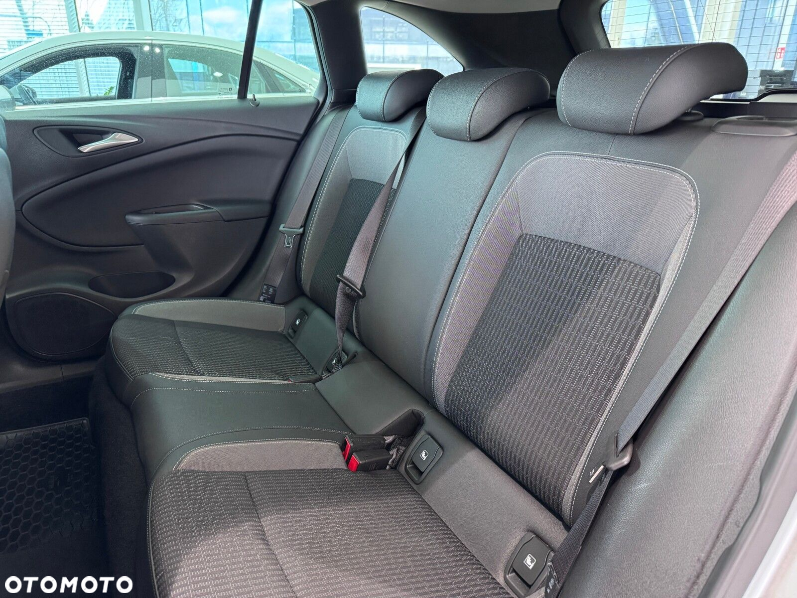 Opel Astra V 1.5 CDTI Business Elegance - 13