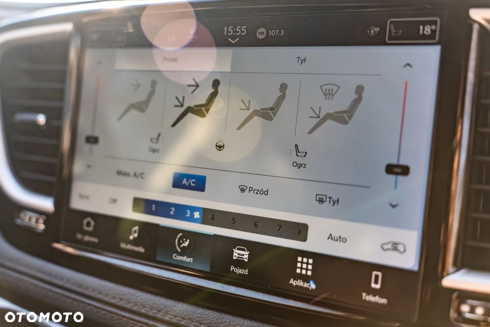 Chrysler Pacifica - 40