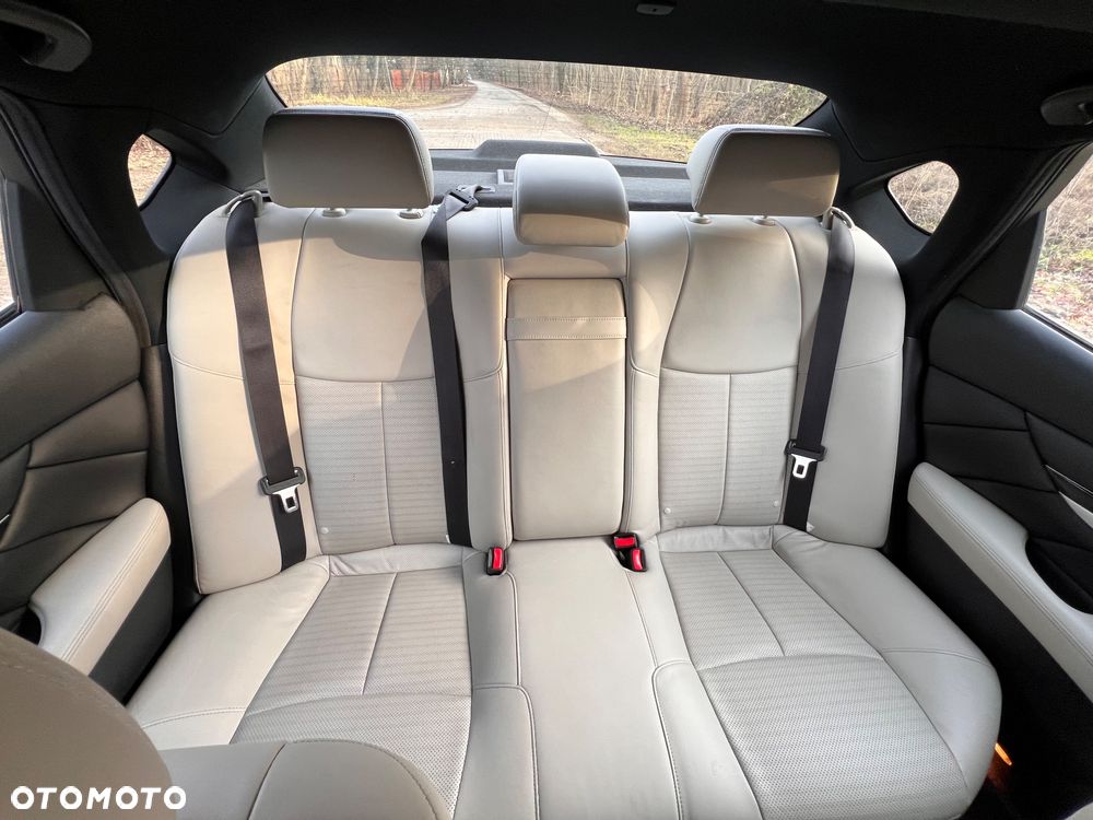 Infiniti Q70 2.2d Premium Executive - 8