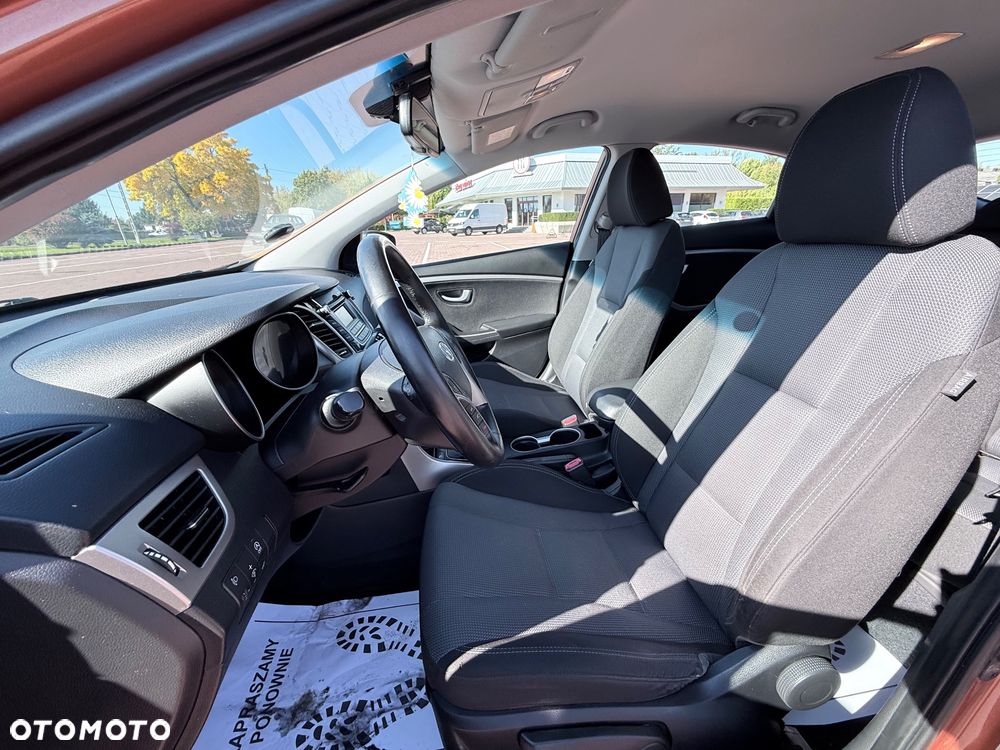 Hyundai i30 1.6 GDI Classic - 28