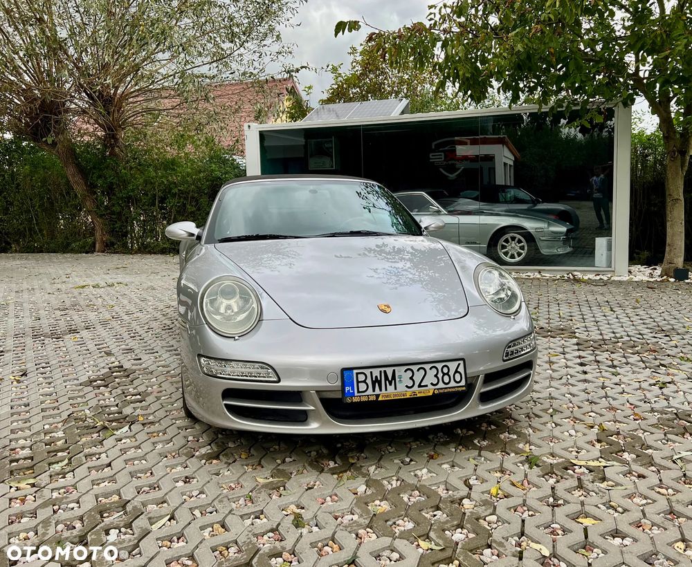 Porsche 911 Carrera - 10