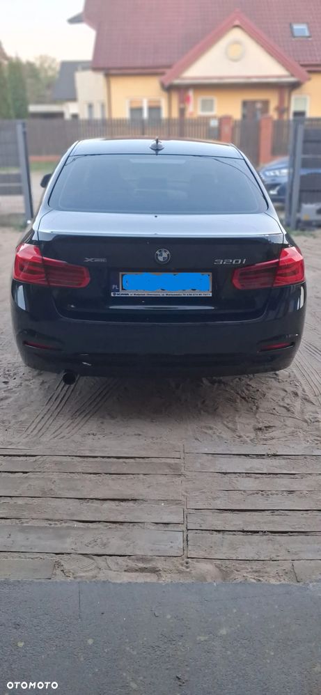 BMW Seria 3 320i xDrive - 12
