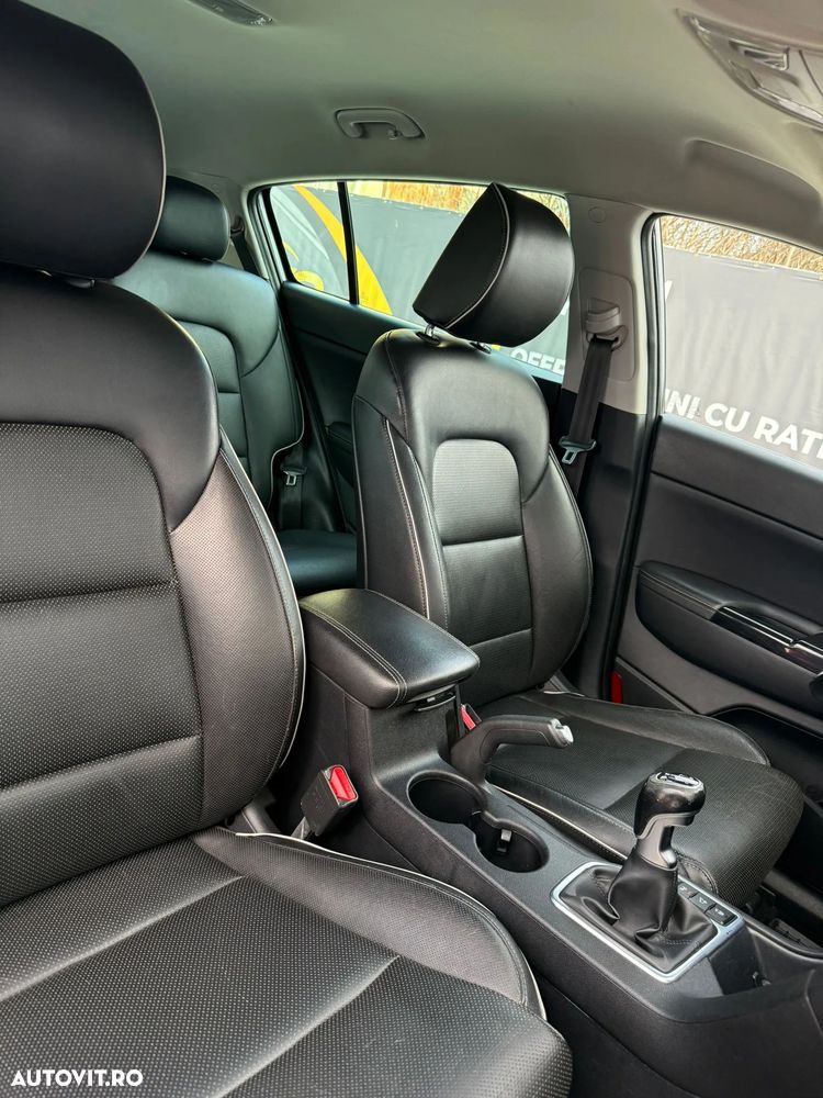 Kia Sportage 1.7 CRDI 2WD Dream-Team Edition - 14