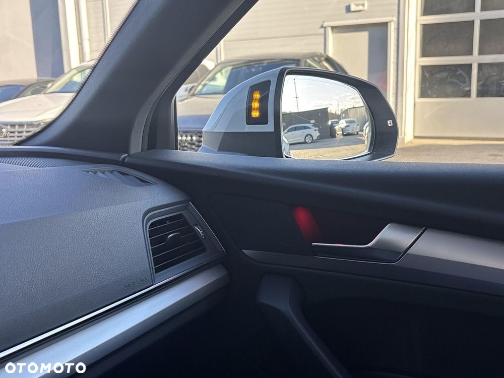 Audi Q5 Sportback - 36