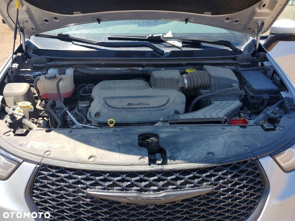 Chrysler Pacifica - 11