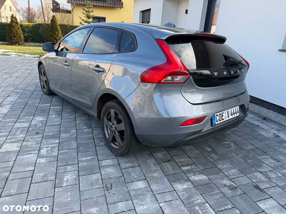 Volvo V40 T2 - 10