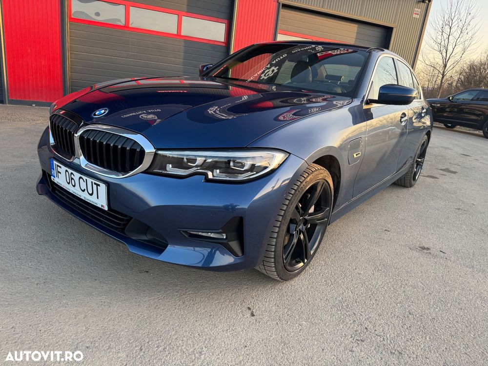BMW Seria 3 330e Aut. Sport Line - 15
