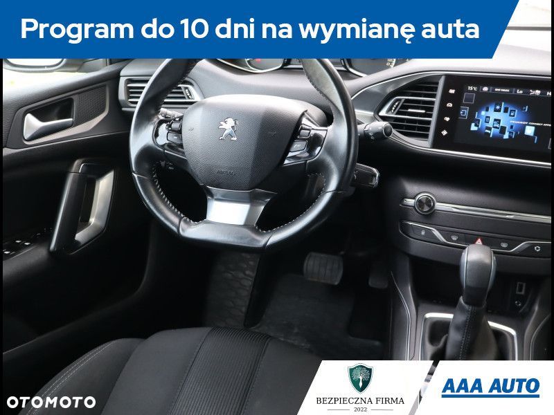 Peugeot 308 - 8