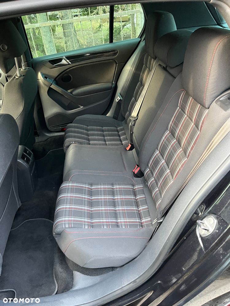 Volkswagen Golf - 13