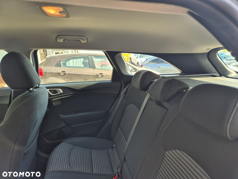 Kia Ceed 1.5 T-GDI M - 19