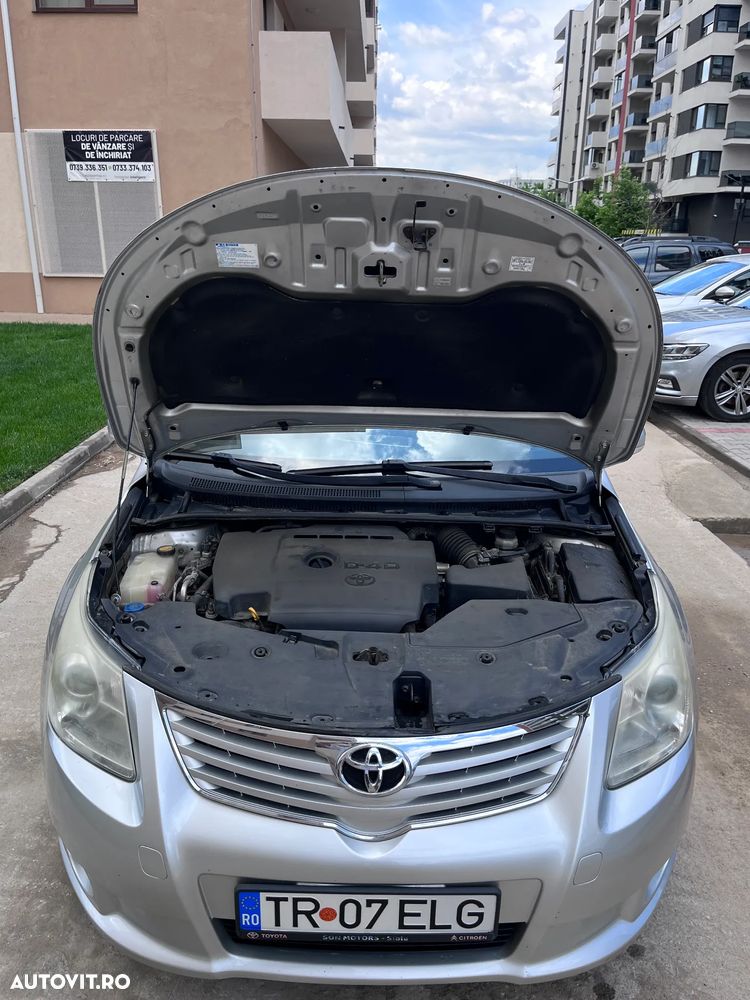 Toyota Avensis - 11