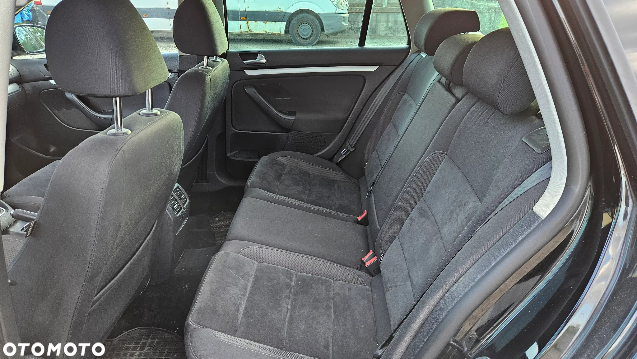 Volkswagen Golf VI 1.6 TDI Highline - 9