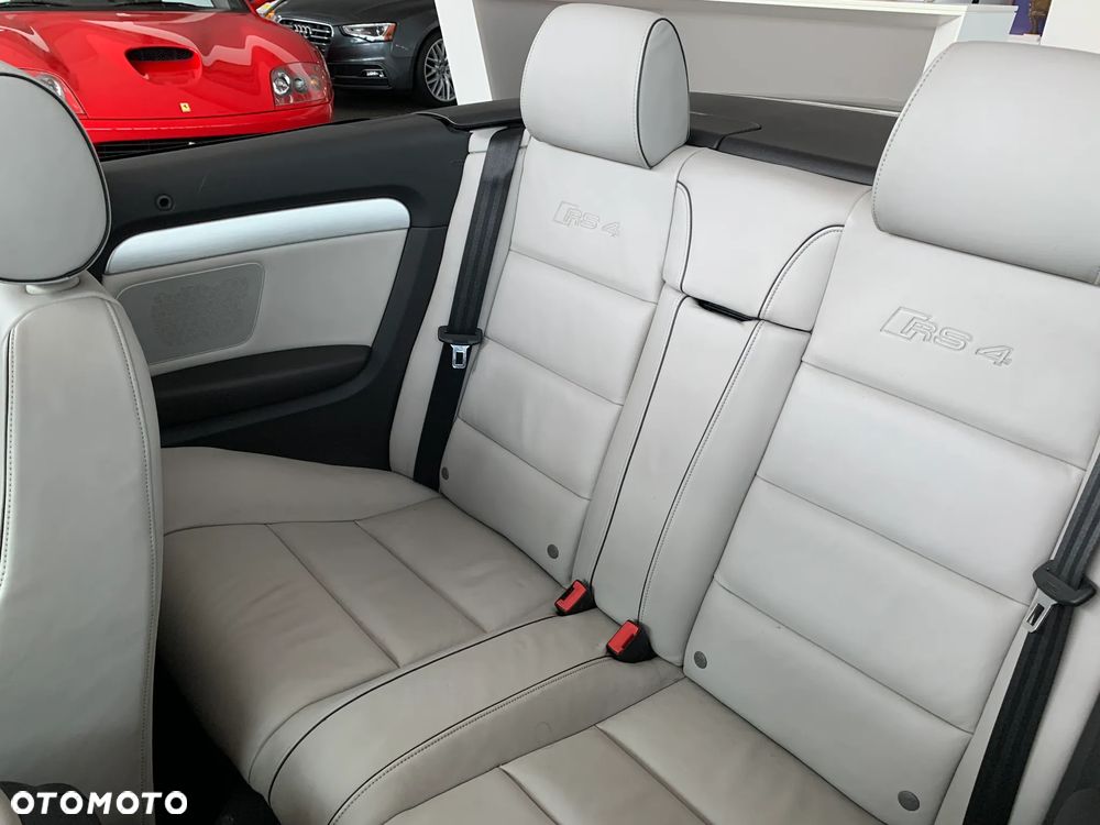 Audi RS4 Limousine - 28