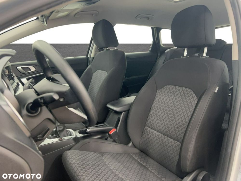 Kia Ceed - 16