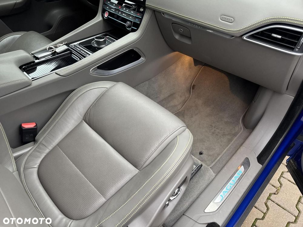 Jaguar F-Pace 2.0 i4P AWD R-Sport - 14