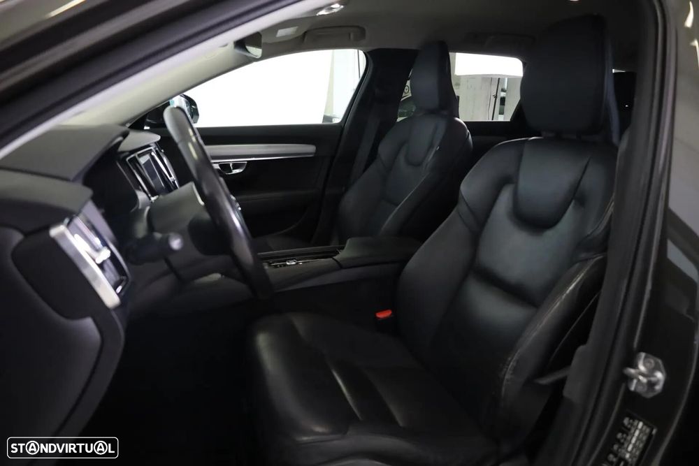 Volvo V90 2.0 D4 Momentum Plus Geartronic - 24