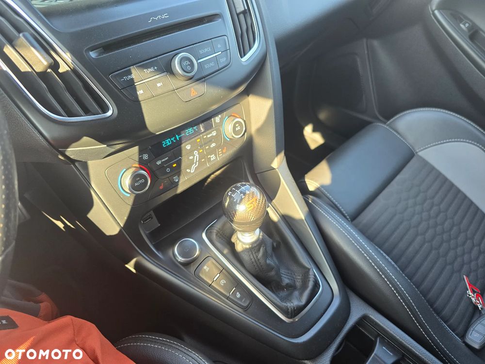 Ford Focus - 19