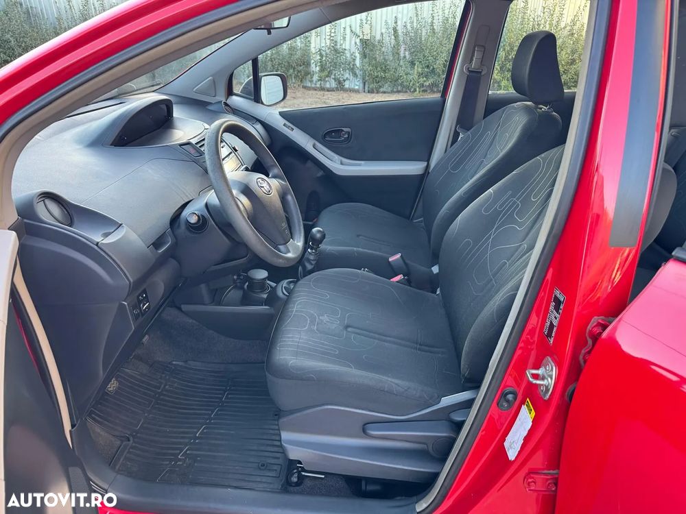 Toyota Yaris - 10
