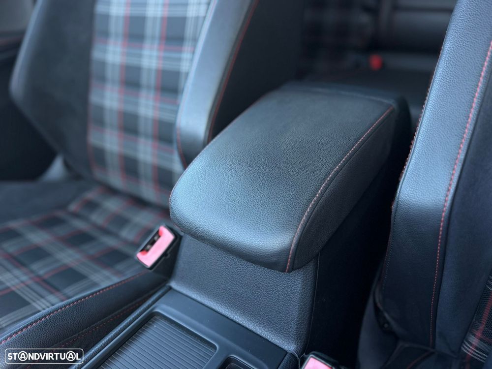 VW Golf 2.0 TSi GTi DSG Performance - 43